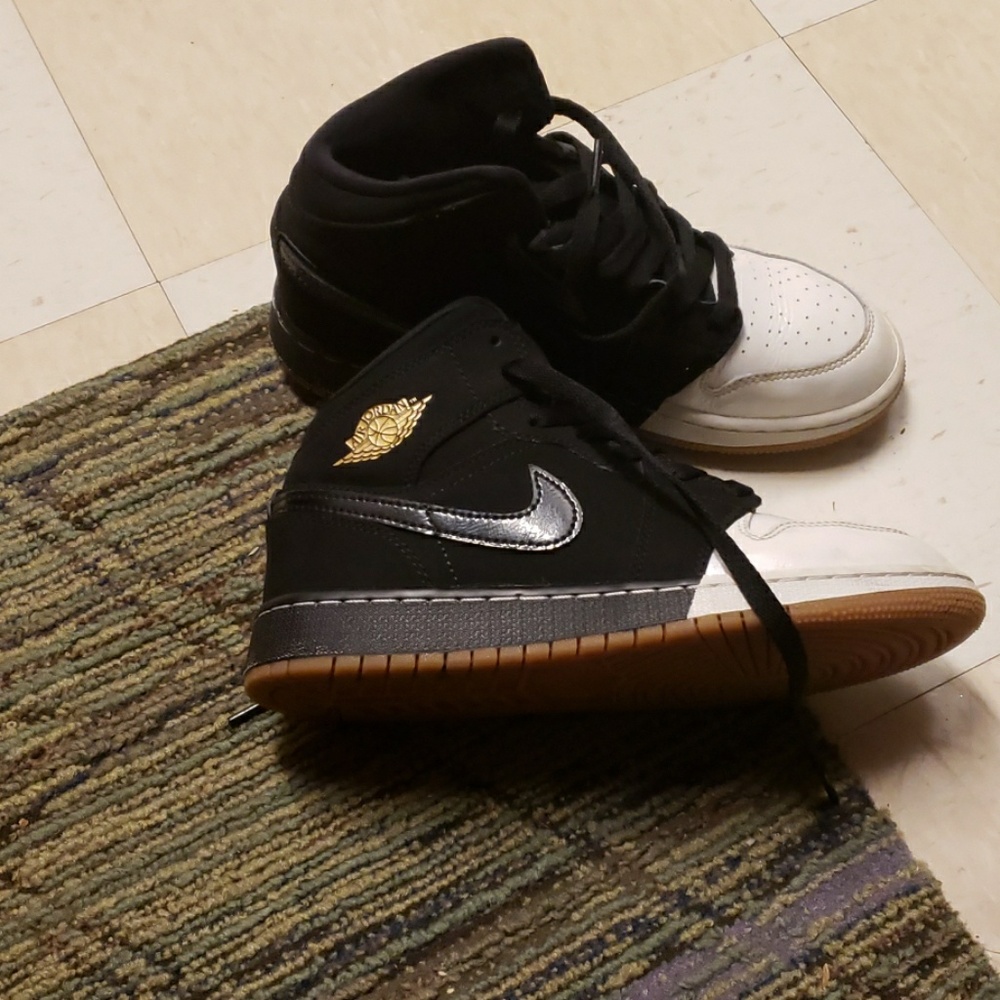 Air Jordan - Picture 2 of 4